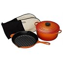 Le Creuset Cast Iron 2 Piece Boxed Cookware Set and Oven Gloves, Volcanic