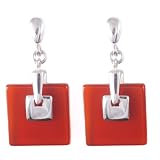 Boucles d'oreilles pendantes 28 mm, de forme carrée de 15mm de côté en agathe rouge et argent 925µ . Poids total 4,6 g. Original et raffiné...