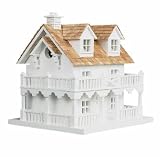 Cape Cod Cottage with Bracket