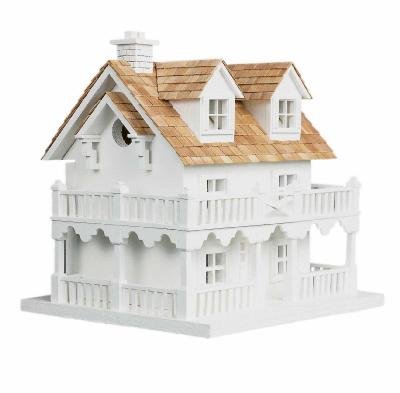 Cape Cod Cottage with Bracket