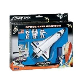  Daron Worldwide Trading Inc. Space Shuttle with Stand 3 Astronauts, American Flag and Kennedy Space Center Sign