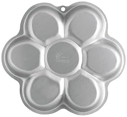 WILTON DANCING DAISY FLOWER CAKE PAN 2105-1016