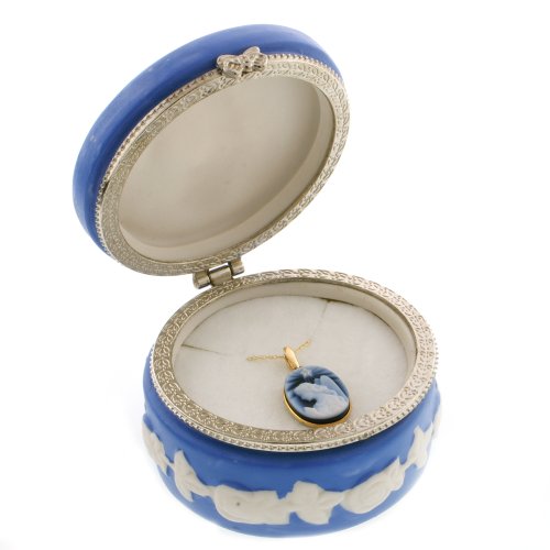 10k Yellow Gold Angel Cameo w/ Diamond Accent and Cameo Box