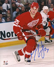 Darren McCarty Autographed / Signed Detroit Red Wings Red Jersey 8x10 Photo