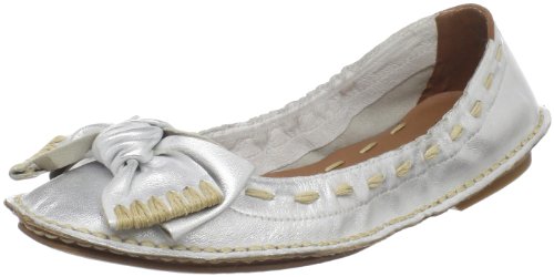 B. MAKOWSKY Women's Olivia Flat