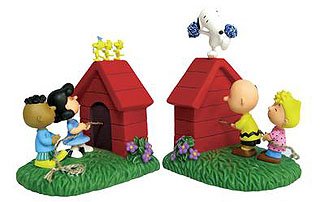 Peanuts Snoopy Tug of War Bookends