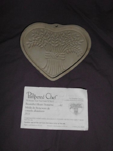2004 Pampered Chef Bountiful Heart Stoneware Cookie Mold