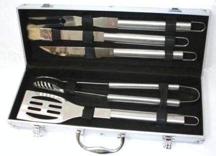 GENUINE ELECTROLUX MANUFACTURED STAINLESS STEEL BBQ 5 PIECE COOKING UTENSIL SET WITH LUXURY ALLOY CASE