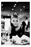 Audrey Hepburn (B&W) - Maxi Poster - 61cm x 91.5cm