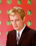 DAVID MCCALLUM AS ILLYA KURYAKIN FROM THE MAN FROM U.N.C.L.E. - Licensed Photo - Professional Photographic Print - Picture SIZE 10x8 (25x20cm)