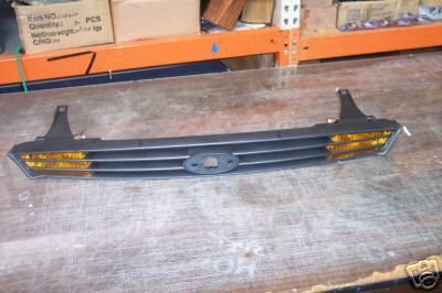 00 01 02 03 04 FORD FOCUS GRILLE GRILL NEW CAR PART