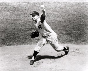 Whitey Ford New York Yankees 16x20 Photo (Pitching B&W)