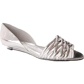 Jessica Simpson Women's Jones Flat