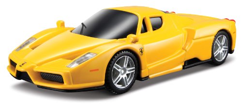 Stadlbauer 15631110 - Burago Ferrari Racing mit Zubeh&ouml;r, 1:43 Preisvergleich