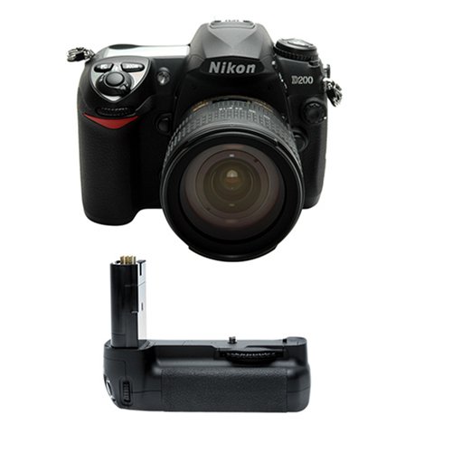 Nikon D200 10.2MP Digital SLR Camera + Nikon AF-S 18-70mm DX f/3.5-4.5 G ED-IF Lens + Nikon MB-D200 Battery Grip (Camera & Lens Refurbished by Nikon U.S.A.)