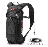 オークリー バッグ リュックサック スモール ハイドレーション パック OAKLEY Short Circuit Pack 92459-001 新品 【並行輸入品】 short circuit