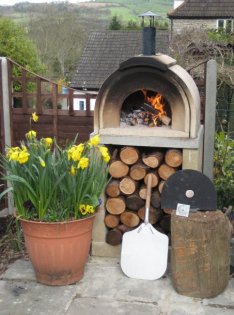 Traditional Outdoor Wood Fired Pizza Oven - VITCAS Casa