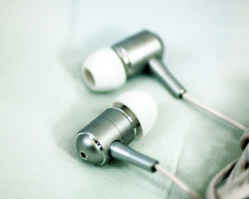 Portable Travel Audio Retractable In Ear Earbud Stereo Headphones for iPod/MP3 MP4 Media Player 3.5MM (Silver) BTE201W 2 Portable Travel Audio Retractable In-Ear Earbud Stereo Headphones for iPod/MP3 MP4 Media Player 3.5MM (Silver) BTE201W-2