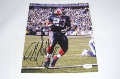 Bills Marshawn Lynch Autographed/Hand Signed 8x10 Photo JSA