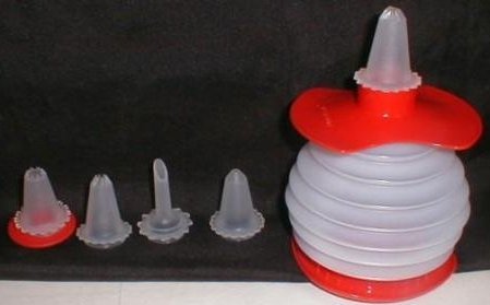 Tupperware Squeeze It Decorator Set