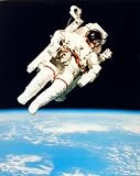 Daron Worldwide Trading IM10705 Astronaut In Space (16 X 20)