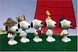 Eigenschaften Plastoy UC80405 / Plastoy UC80405 - Snoopy Figuren Set 1 (...mit Baguette, ...als Pfadfinder, ...mit Woodstock, ...als König, ...mit Herz)