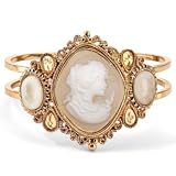 Cameo Lucite Bracelet 7 1/2"