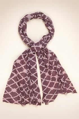 Honeycomb Print Lightweight Scarf