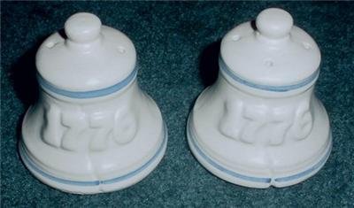 Pfaltzgraff Yorktowne Liberty Bell Pepper Shakers