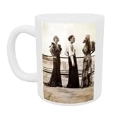 Fashion 1930s Models Wearing long evening.. - Mug - Standard Size