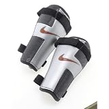  : Nike Schienbschoner, schwarz/silber