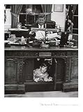 ポスター スタンレー トレティック John Jr Playing under JFK’s Desk 1963