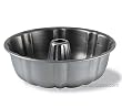 Calphalon Classic Bakeware 10-Inch Nonstick Bundt Cake Pan