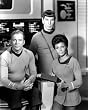 WILLIAM SHATNER AS CAPTAIN JAMES T. KIRK, LEONARD NIMOY AS MR. SPOCK FROM STAR TREK #1 - SCHWARZ-WEISS - Filmfoto - (Poster) PLAKATE - 25x20