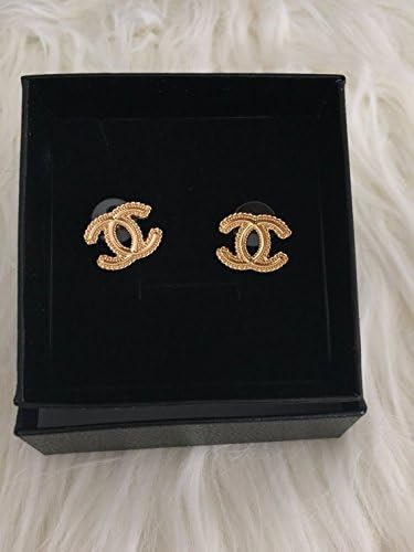 Classis Logo Circle C Stud Earring