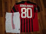 08-09 AC MILAN HOME JERSEY RONALDINHO + FREE SHORT (SIZE L)