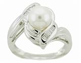 Elegant Ladies 7mm Pearl and 0.15ct Diamond Ring