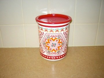 Tupperware SMALL 8 Cup TALAVERA CANISTER Coffee Red NEW