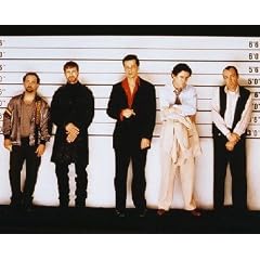 STEPHEN BALDWIN AS MICHAEL MCMANUS, GABRIEL BYRNE AS DEAN KEATON, BENICIO DEL TORO AS FRED FENSTER, KEVIN POLLAK AS TODD HOCKNEY, KEVIN SPACEY AS ROGER 'VERBAL' KINT FROM THE USUAL SUSPECTS #3 - IN FARBE - Filmfoto - (Poster) PLAKATE - 25x20" (60x50cm)