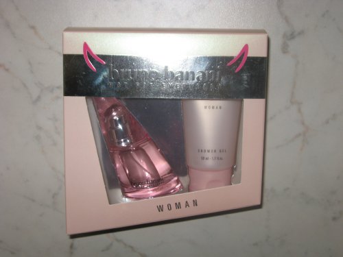 Bruno Banani WOMAN Geschenkset,  Inhalt: Eau de Toilette Vaporisateur Natural Spray 20 ml +  Shower Gel 50 ml