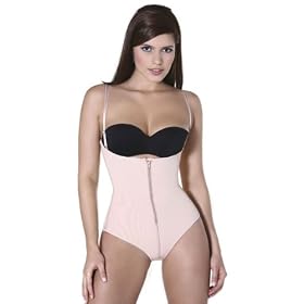 Vedette Style 152, Modeling Braless Body Shaper to Discretely Enhance the Figure