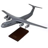 C - 141B Starlifter Gray - 1 / 100 scale model - B0006N1Q86