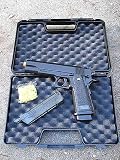 Spring 1911 Airsoft Gun w/Speed Loader and Gun Case
