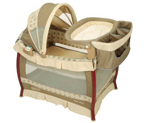 Graco Wood Frame Pack 'n Play with Bassinet & Changing Table in Marlowe