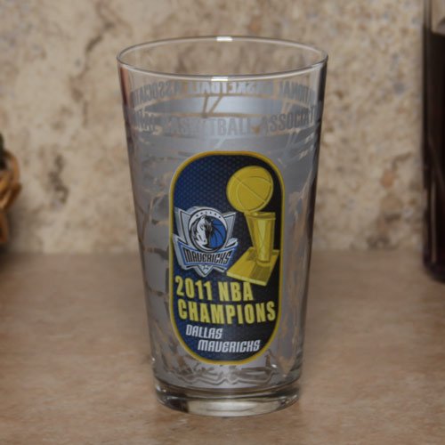 Dallas Mavericks 2011 NBA Champions 17oz. Hi-Def Mixing Glass ()