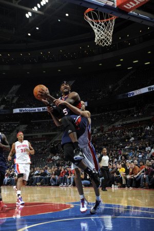 Atlanta Hawks v Detroit Pistons: Josh Smith and Tayshaun Prince Photographic Poster Print by Allen Einstein, 28x42