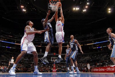 Memphis Grizzlies v Los Angeles Clippers: Brian Cook and Zach Randolph Photographic Poster Print by Noah Graham, 28x42
