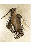 Newport News Leather-look pump
