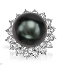 18K White Gold 3.42 CTW Color G SI1 Diamond and Pearl Cocktail Ladies Ring. Ring Size 6.5. Total Item weight 15.7 g.