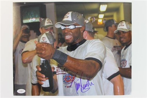 Twins Torii Hunter Autographed/Hand Signed Authentic 11x14 Photo Autograph JSA #g16062